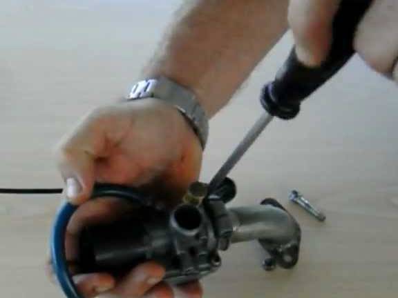 como se realiza la limpieza del carburador de la motoazada alfa 75 de dos tiempos