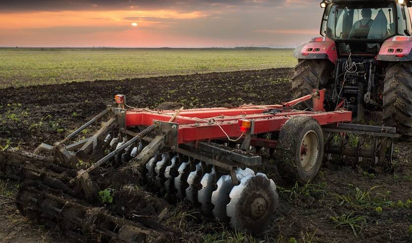 cual sera la anchura de circulacion para un tractor agricola
